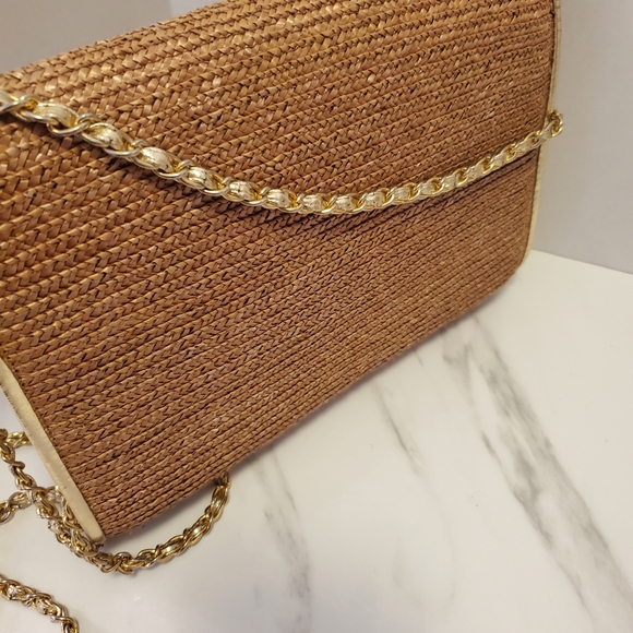 Woven Shoulder Or Crossbody Bag With Gold Chain By LaRegale - Picture 2 of 6